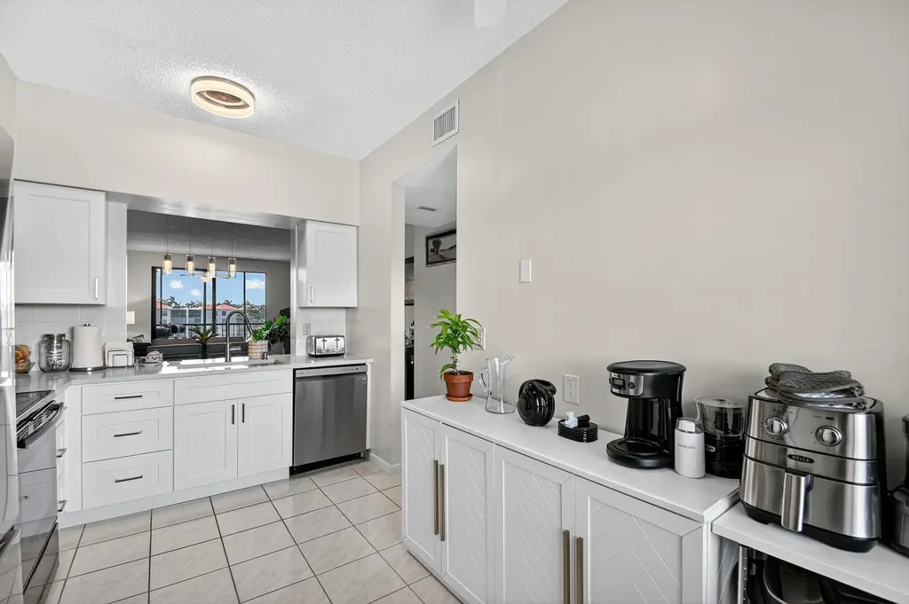 6193 Pointe Regal Circle Delray Beach FL 33484