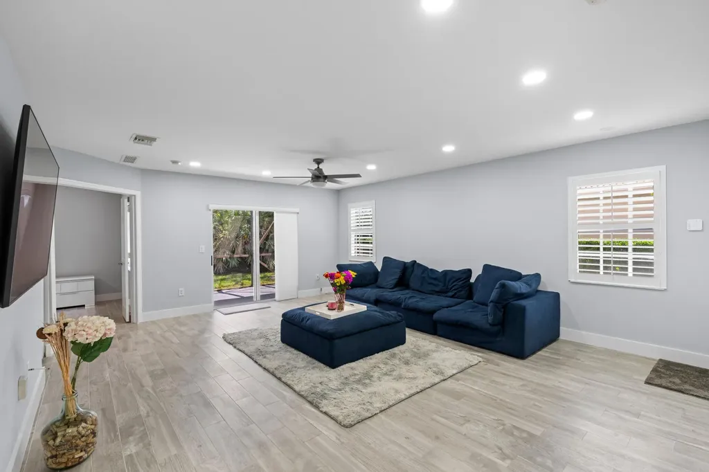 6685 Old Farm Trail Boynton Beach FL 33437