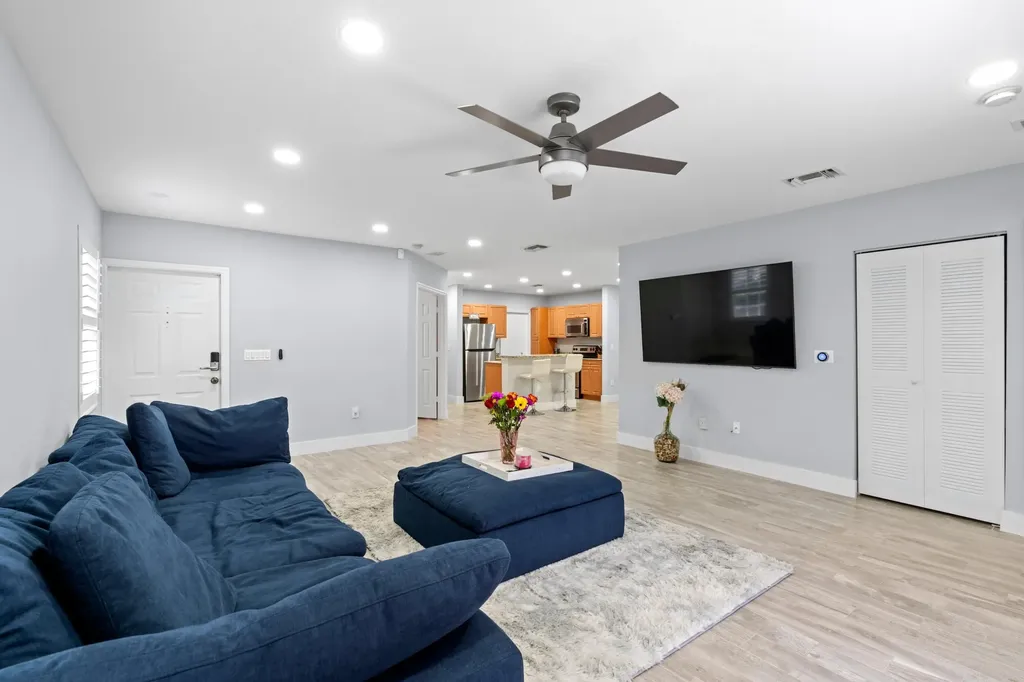 6685 Old Farm Trail Boynton Beach FL 33437