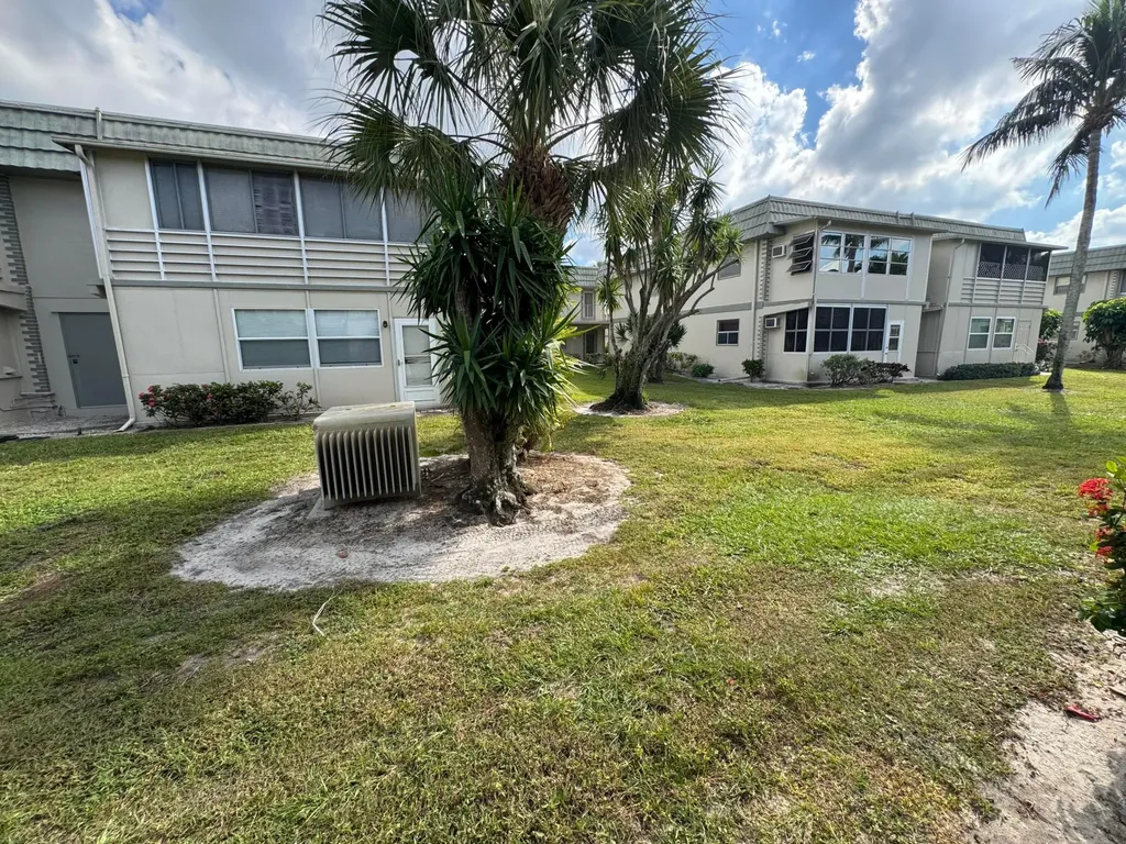 108 Brittany Delray Beach FL 33446
