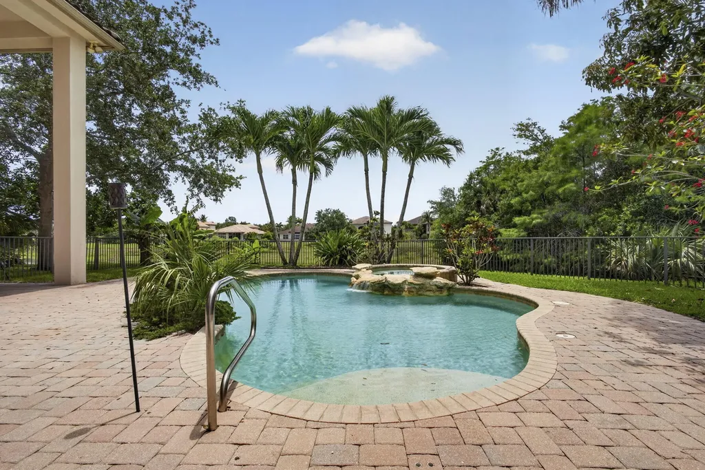 625 Glenfield Way Royal Palm Beach FL 33411