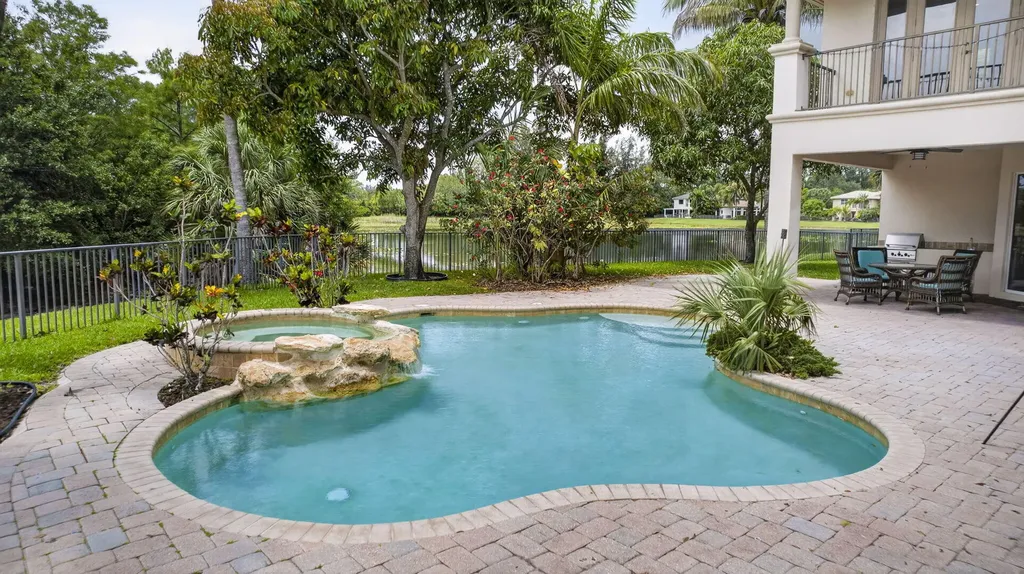 625 Glenfield Way Royal Palm Beach FL 33411
