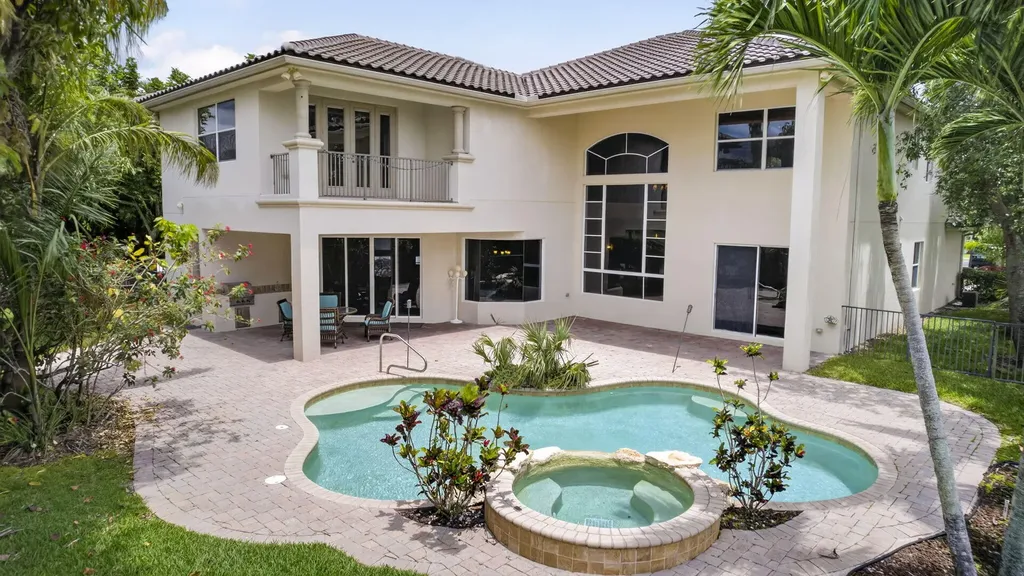 625 Glenfield Way Royal Palm Beach FL 33411