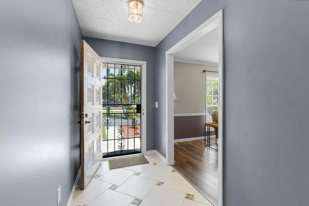 5103 Center Street Jupiter FL 33458