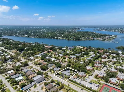 5103 Center Street Jupiter FL 33458