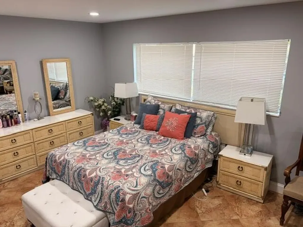 5103 NW 35th Street Lauderdale Lakes FL 33319