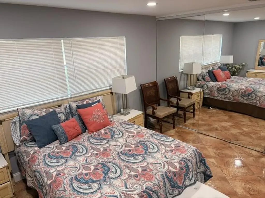 5103 NW 35th Street Lauderdale Lakes FL 33319