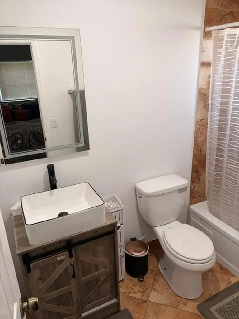 5103 NW 35th Street Lauderdale Lakes FL 33319