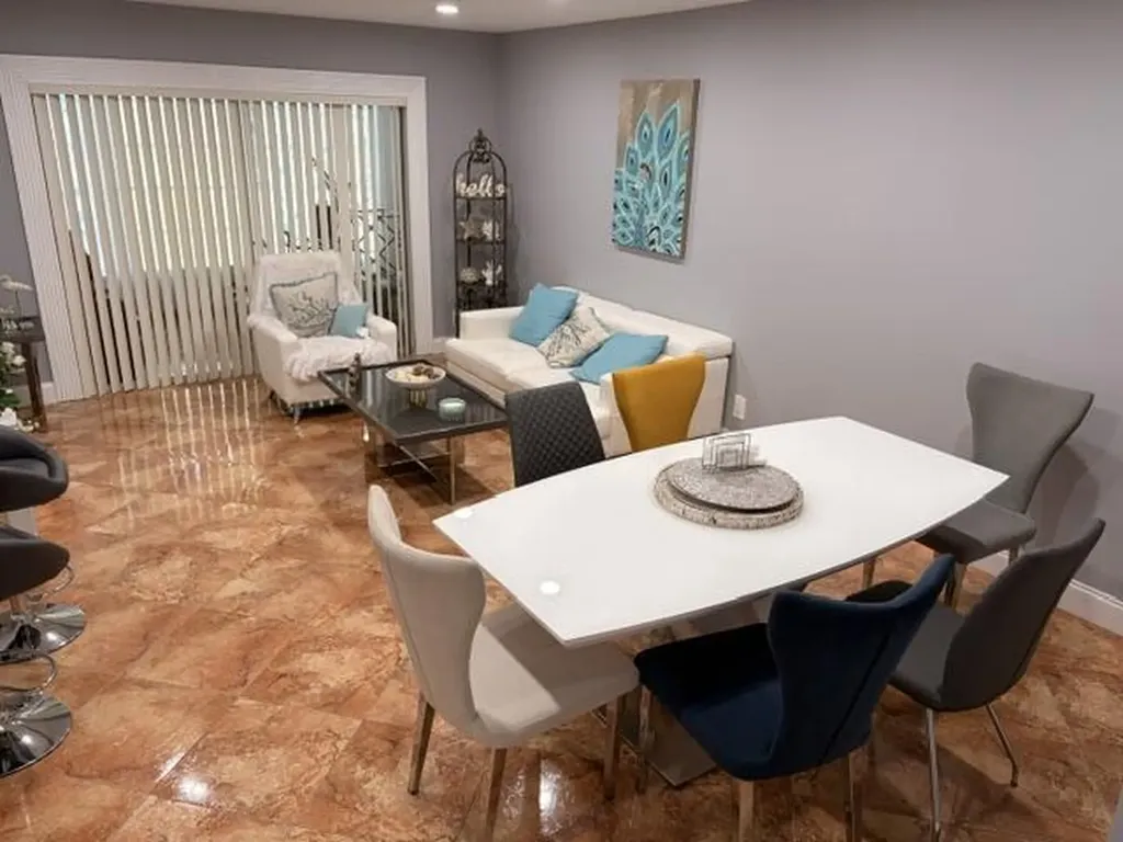 5103 NW 35th Street Lauderdale Lakes FL 33319