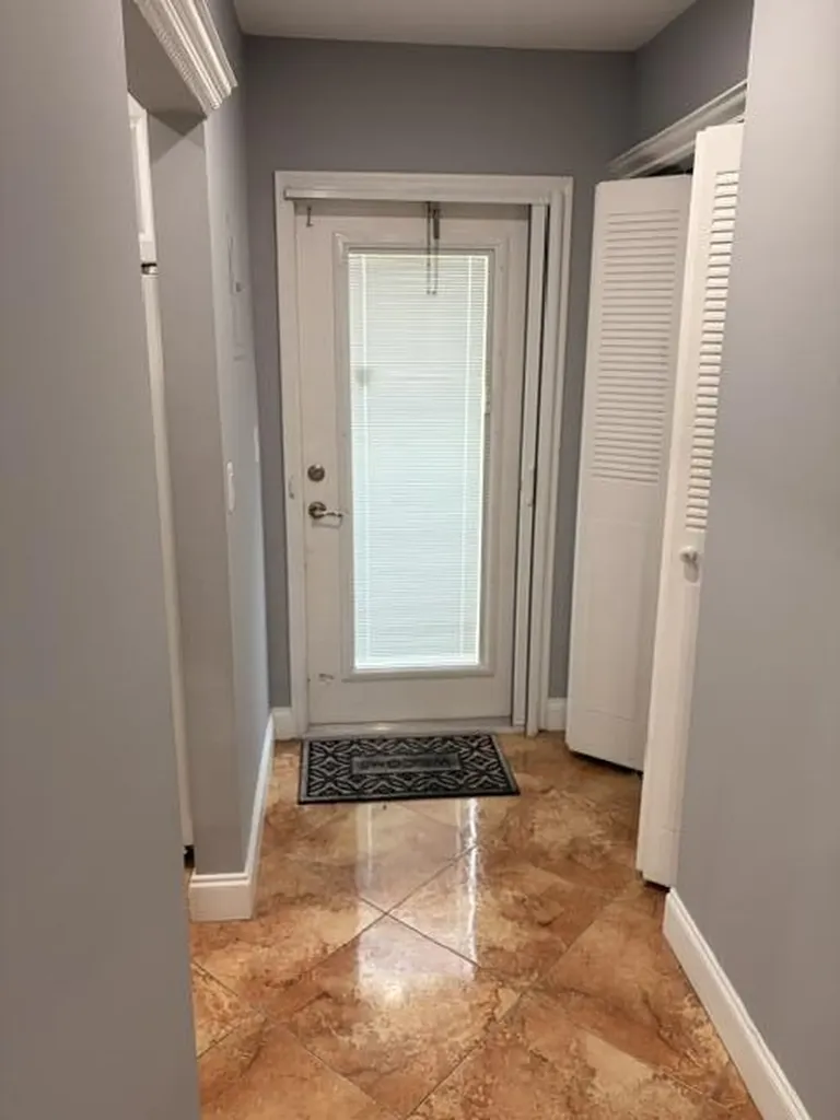 5103 NW 35th Street Lauderdale Lakes FL 33319