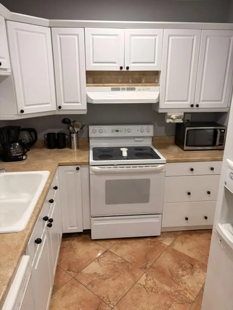 5103 NW 35th Street Lauderdale Lakes FL 33319