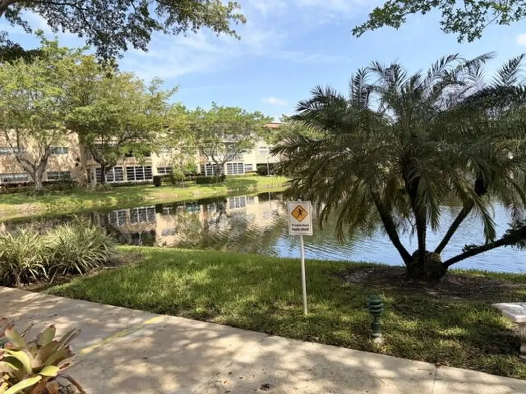 5103 NW 35th Street Lauderdale Lakes FL 33319