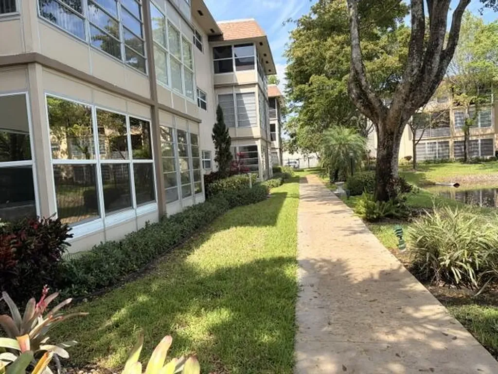 5103 NW 35th Street Lauderdale Lakes FL 33319