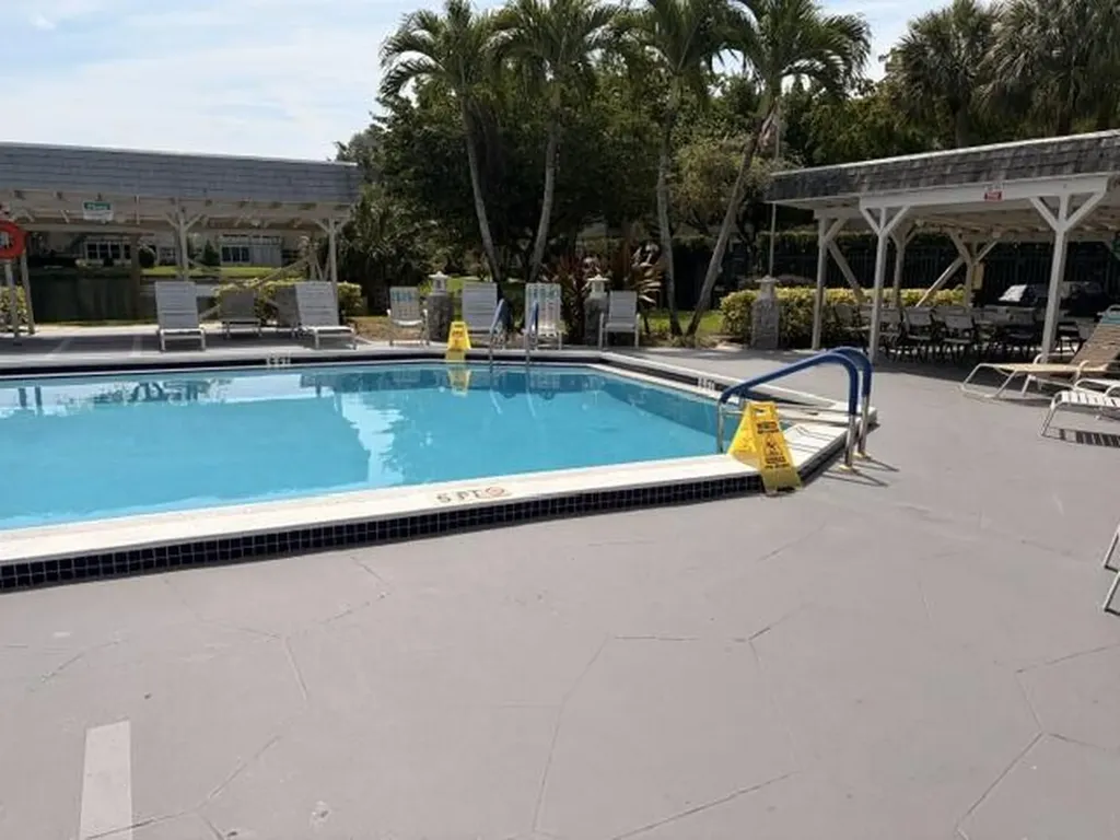 5103 NW 35th Street Lauderdale Lakes FL 33319