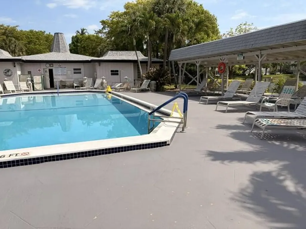 5103 NW 35th Street Lauderdale Lakes FL 33319
