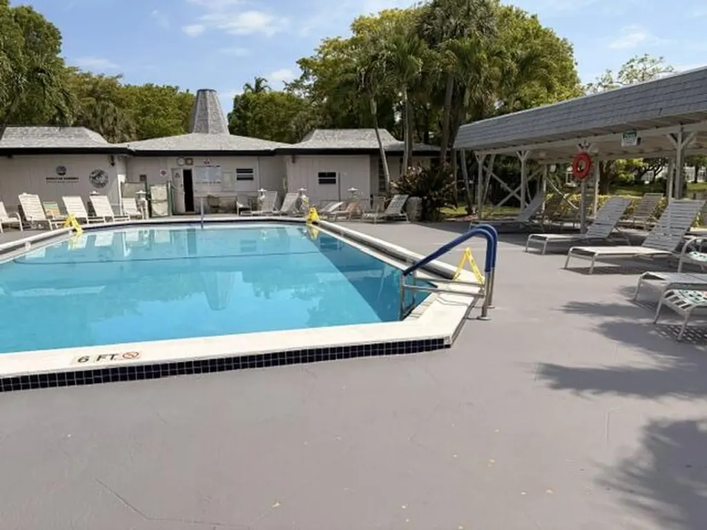 5103 NW 35th Street Lauderdale Lakes FL 33319