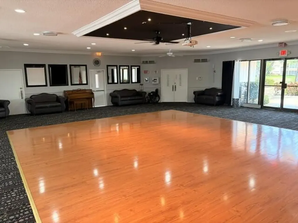 5103 NW 35th Street Lauderdale Lakes FL 33319