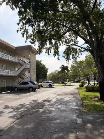 5103 NW 35th Street Lauderdale Lakes FL 33319