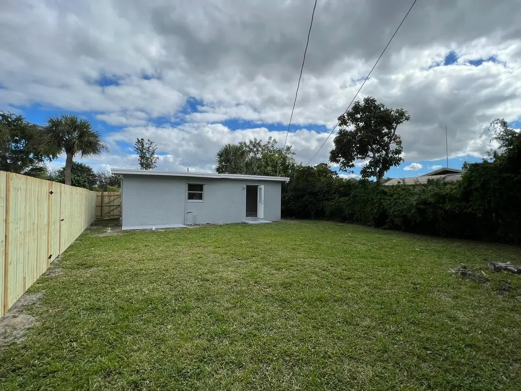 1883 Breezy Lane West Palm Beach FL 33417