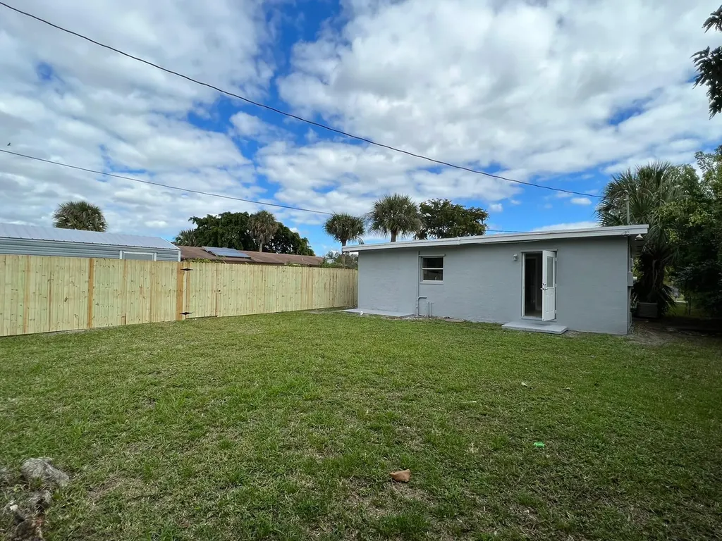 1883 Breezy Lane West Palm Beach FL 33417