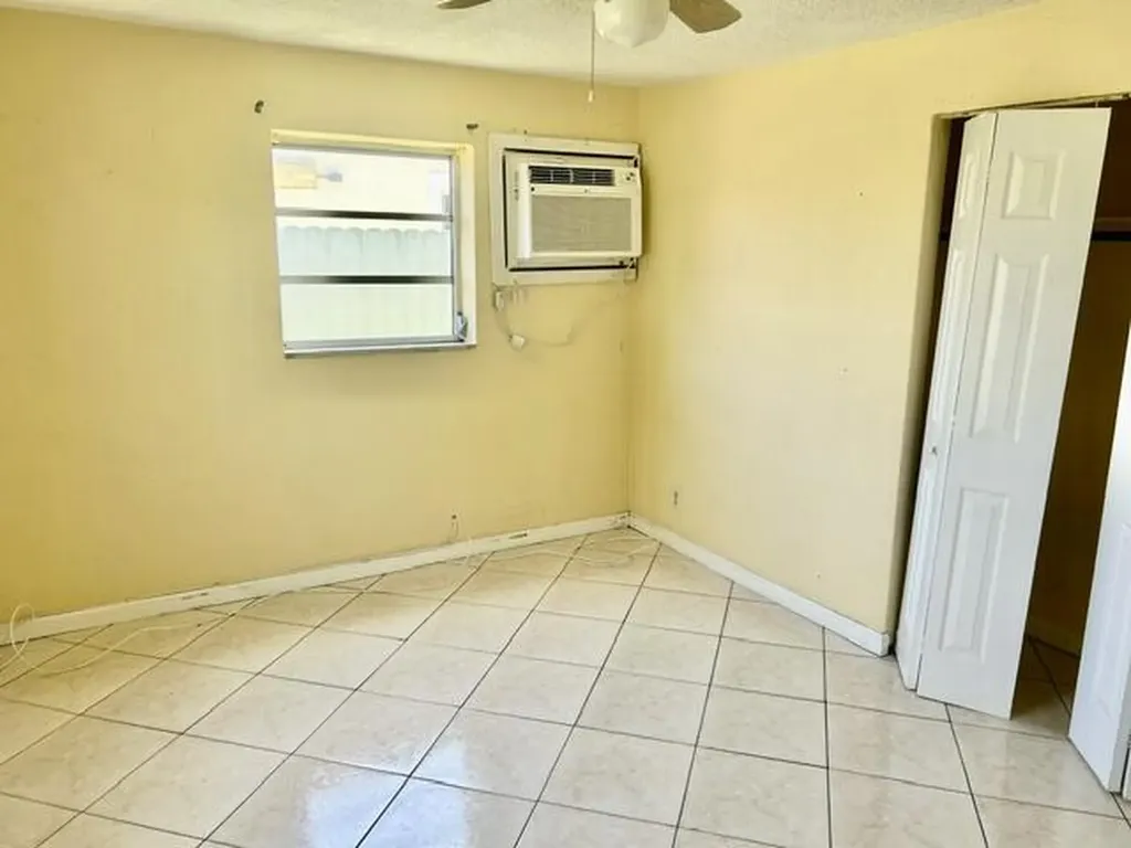 4940 SW 18th Street Fort Lauderdale FL 33317