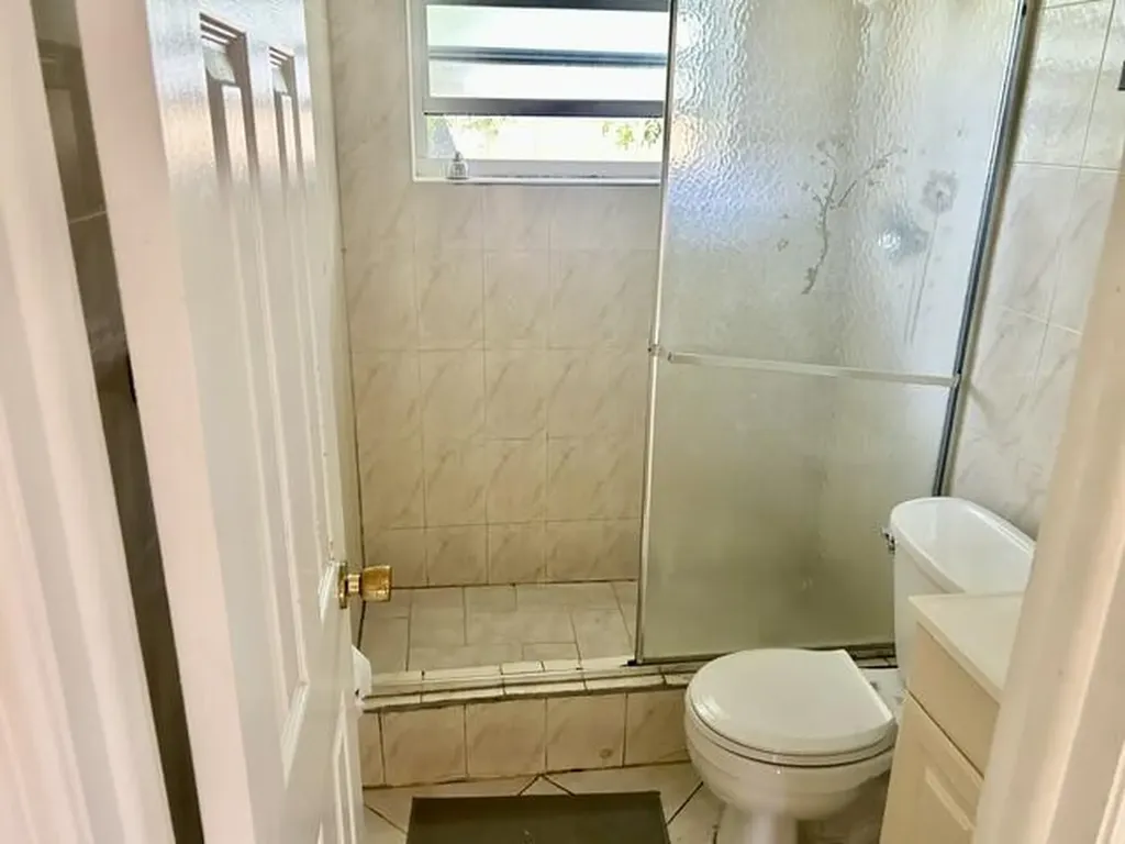 4940 SW 18th Street Fort Lauderdale FL 33317