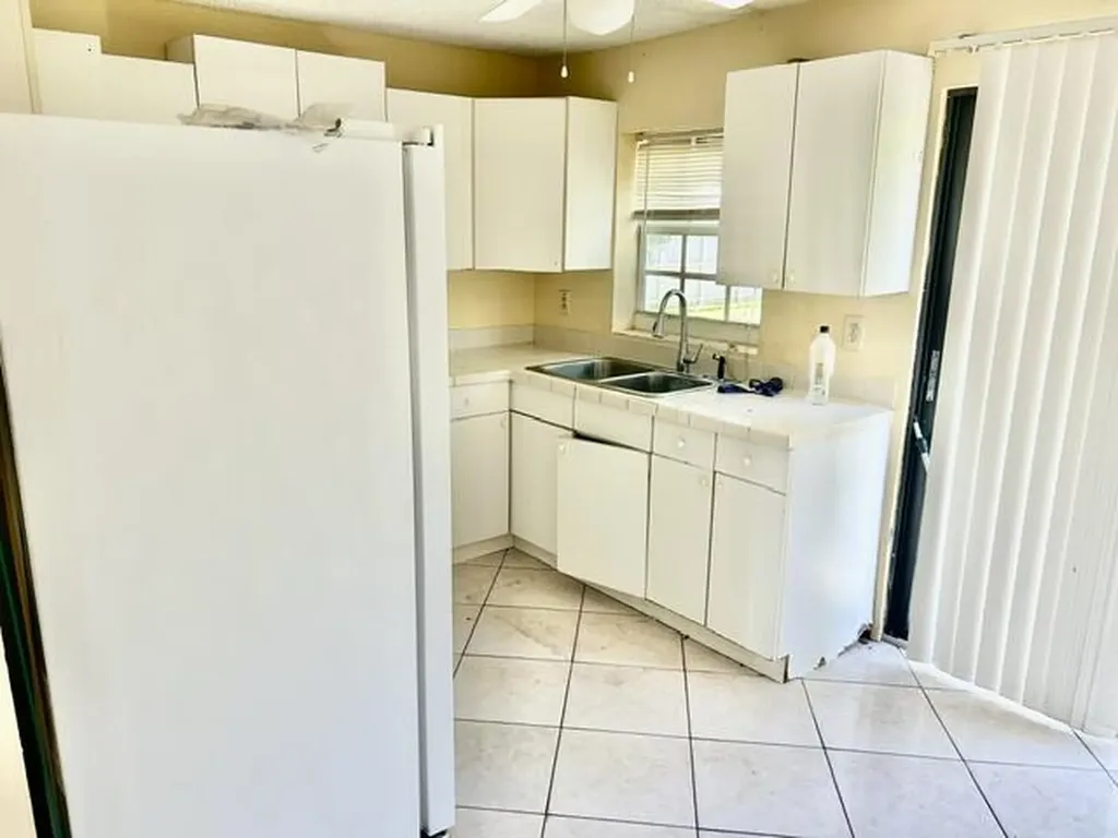 4940 SW 18th Street Fort Lauderdale FL 33317
