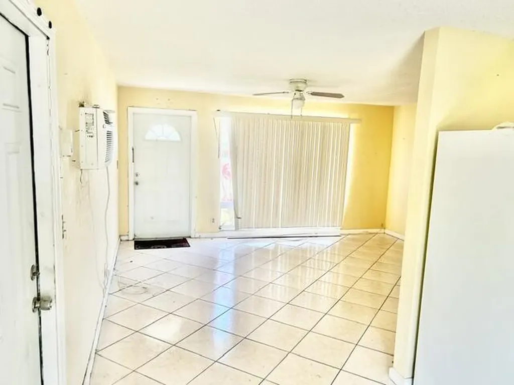 4940 SW 18th Street Fort Lauderdale FL 33317