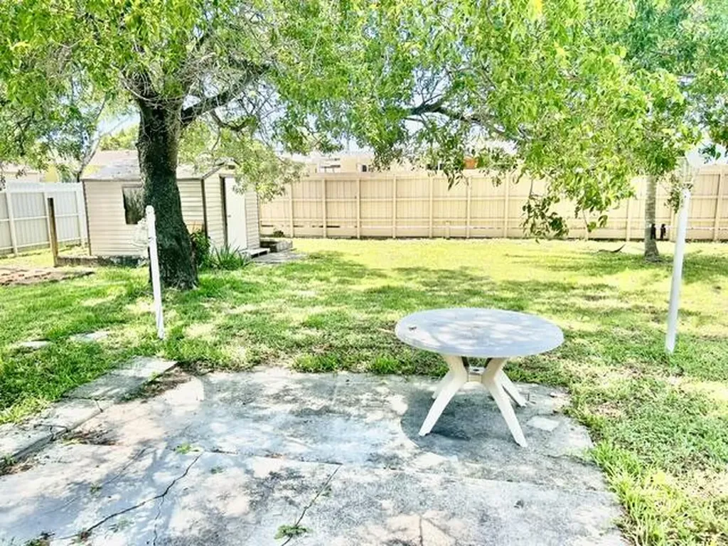 4940 SW 18th Street Fort Lauderdale FL 33317