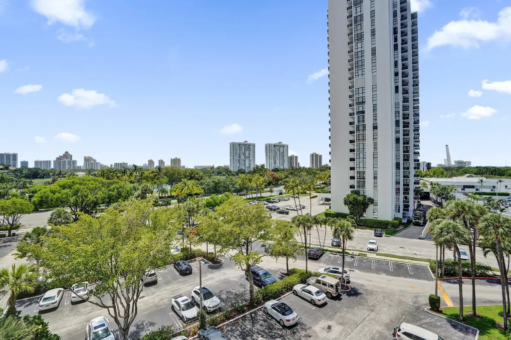 3701 N Country Club Drive Aventura FL 33180