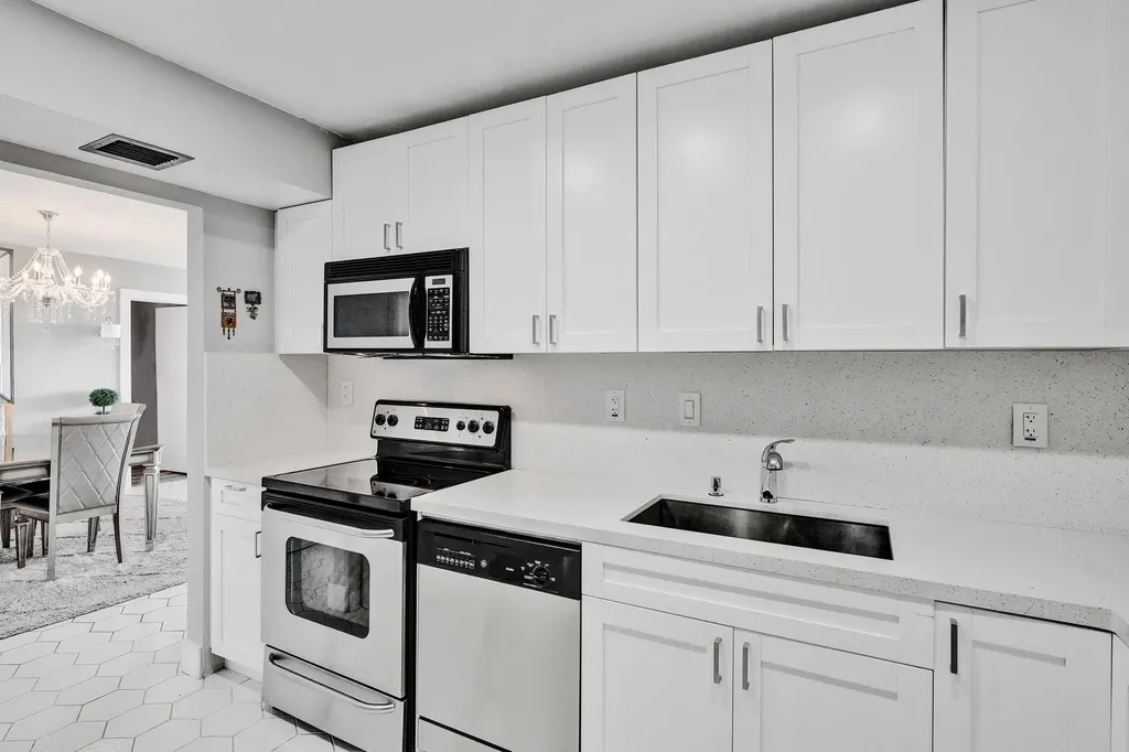 3701 N Country Club Drive Aventura FL 33180