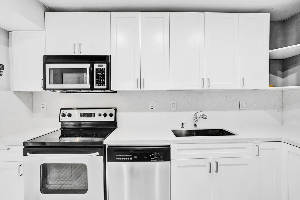 3701 N Country Club Drive Aventura FL 33180