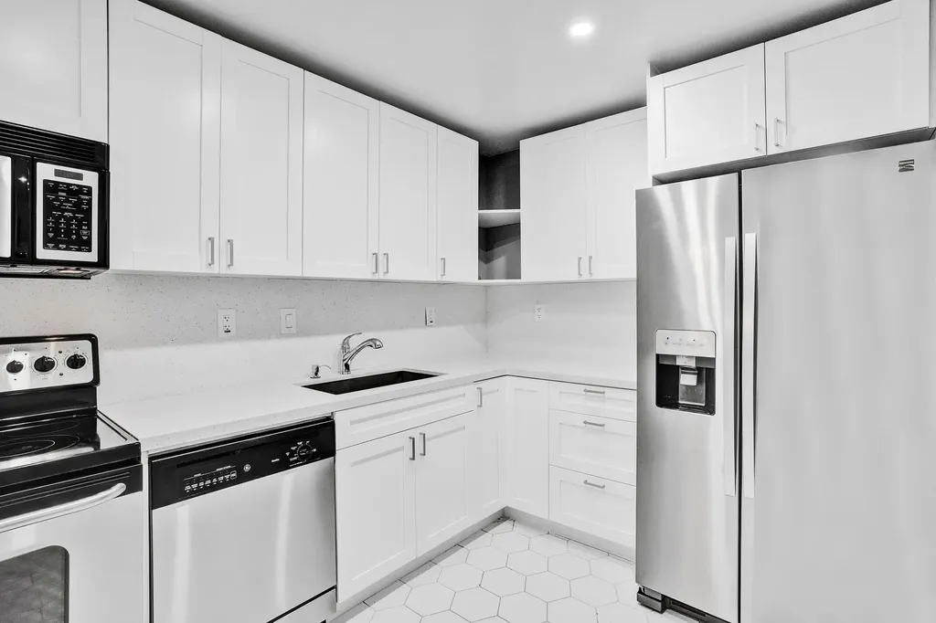 3701 N Country Club Drive Aventura FL 33180