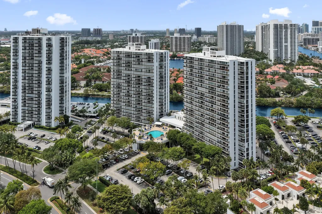 3701 N Country Club Drive Aventura FL 33180
