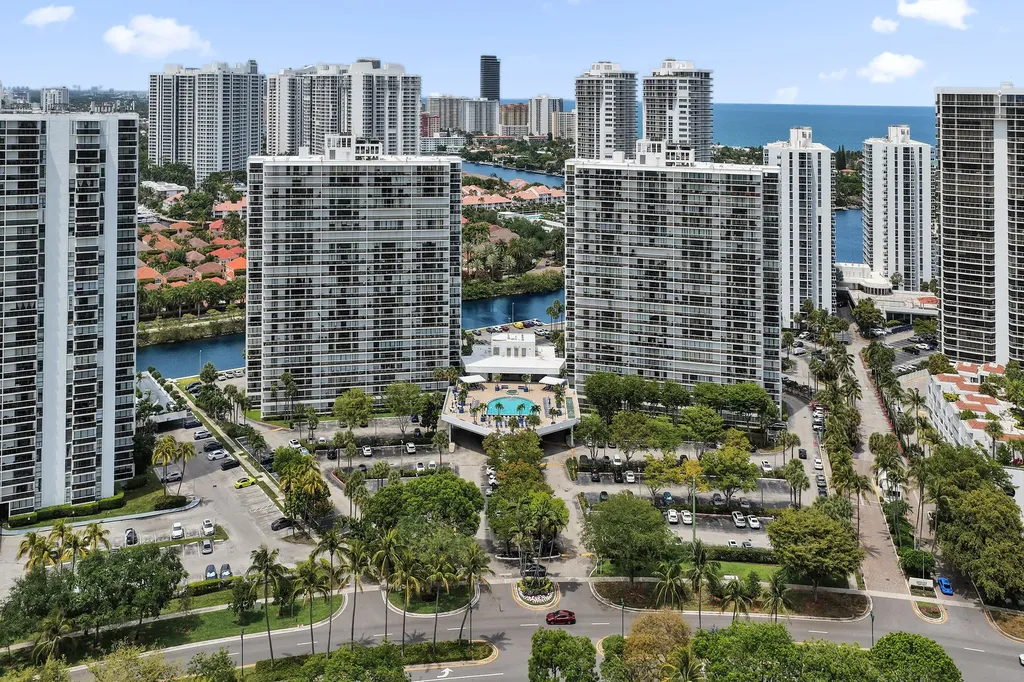 3701 N Country Club Drive Aventura FL 33180