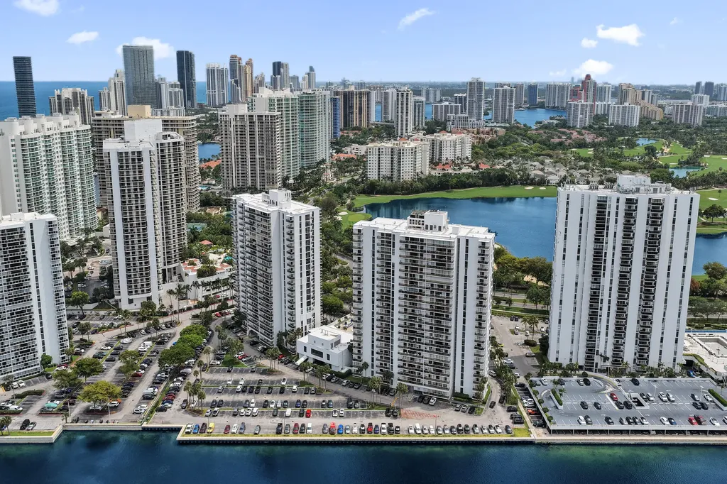 3701 N Country Club Drive Aventura FL 33180