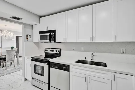 3701 N Country Club Drive Aventura FL 33180