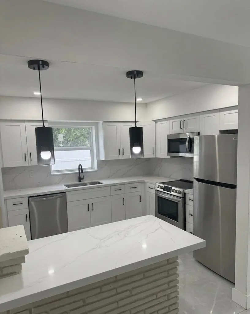 29 SE 8th Street Dania Beach FL 33004