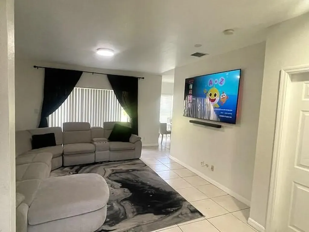 717 Talia Circle Palm Springs FL 33461