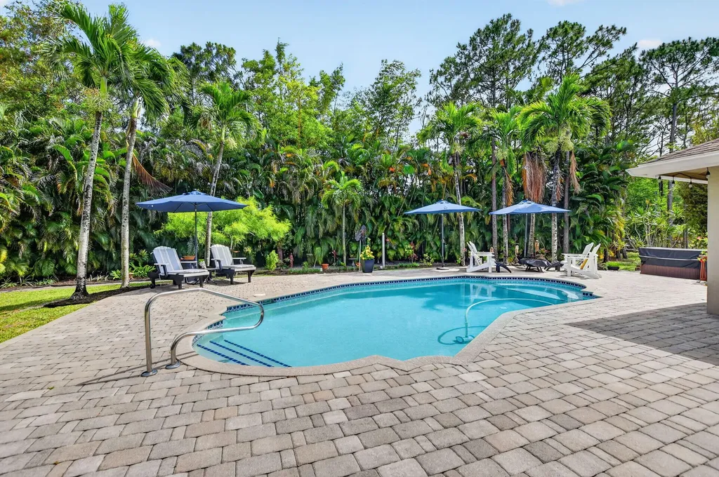 12206 Temple Boulevard The Acreage FL 33412