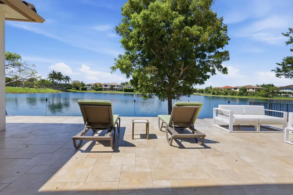 10271 Peninsula Place Parkland FL 33076