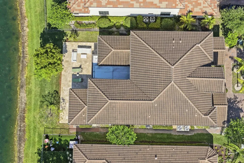 10271 Peninsula Place Parkland FL 33076