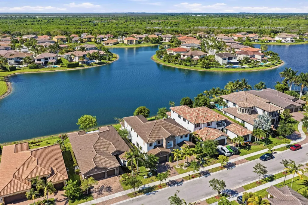 10271 Peninsula Place Parkland FL 33076