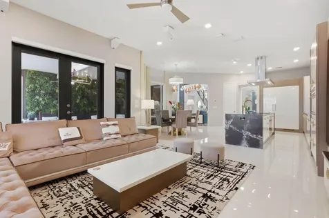 10271 Peninsula Place Parkland FL 33076