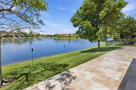 10271 Peninsula Place Parkland FL 33076