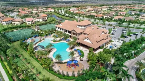 10271 Peninsula Place Parkland FL 33076