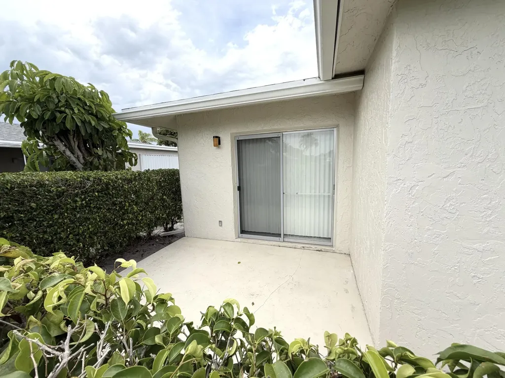 2520 Pansey Lane Delray Beach FL 33445