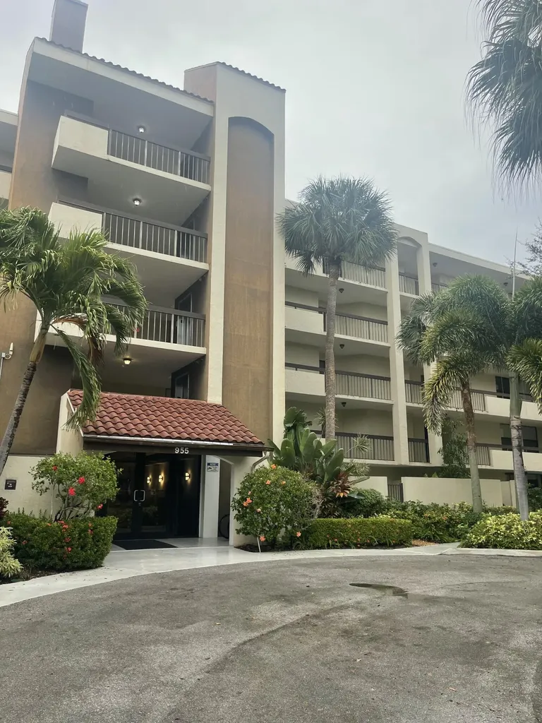 955 Egret Circle Delray Beach FL 33444