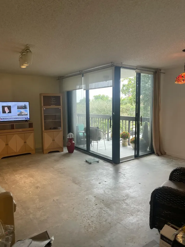 955 Egret Circle Delray Beach FL 33444