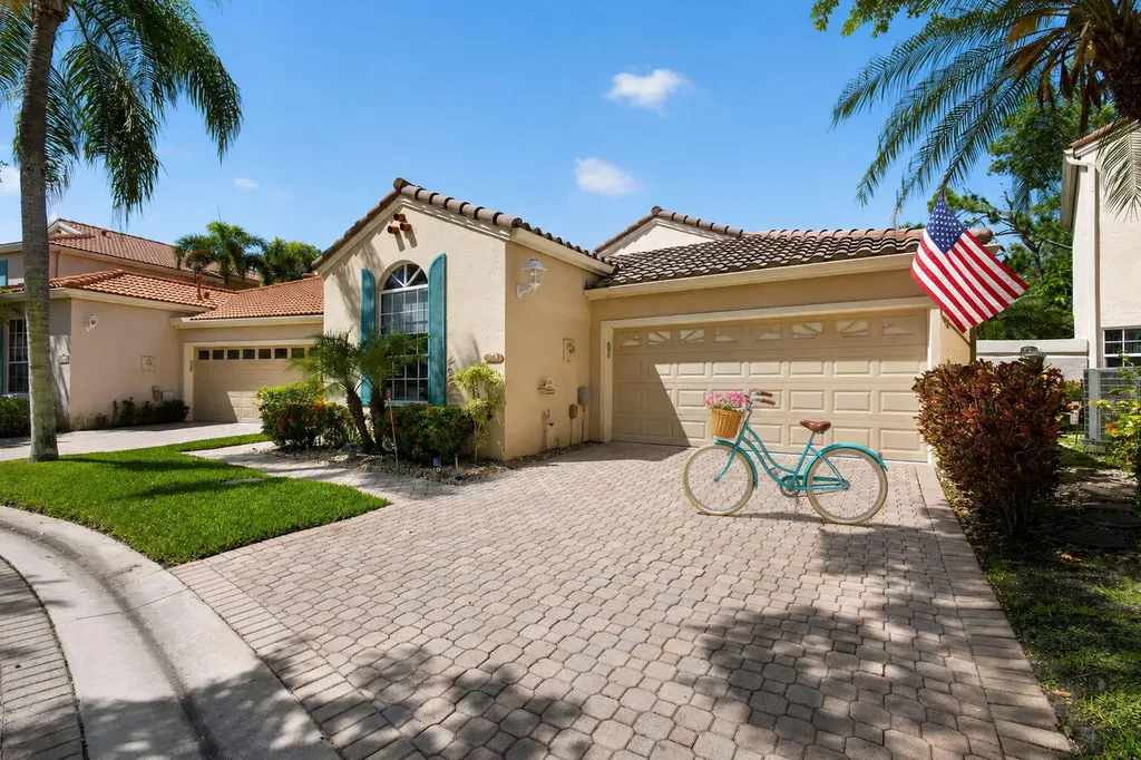 48 Via Del Corso Palm Beach Gardens FL 33418